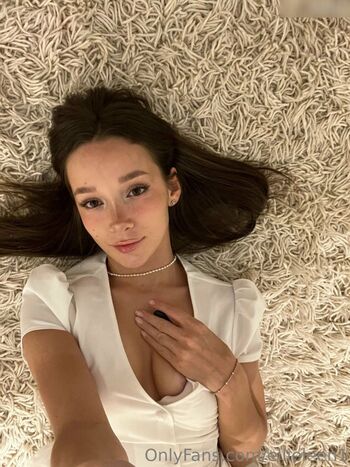 Ellie Leen