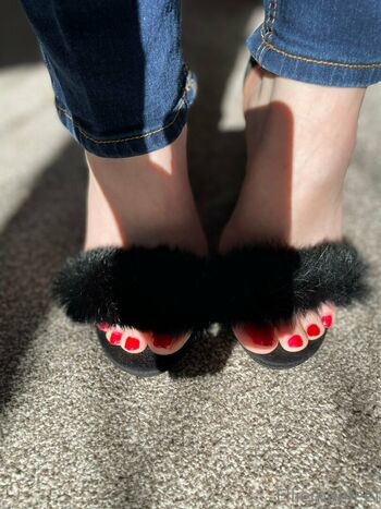 elliemaesfeet