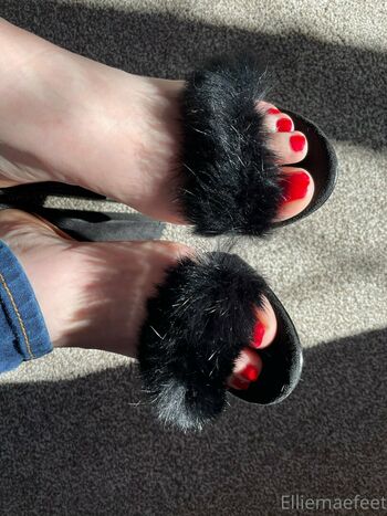 elliemaesfeet