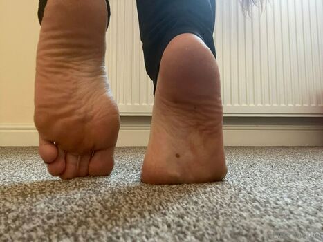 elliemaesfeet