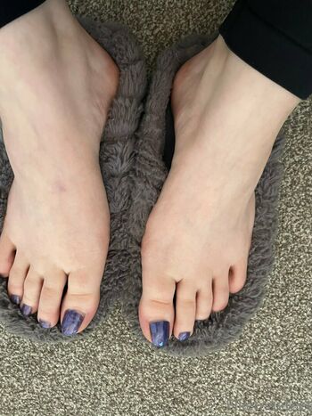elliemaesfeet