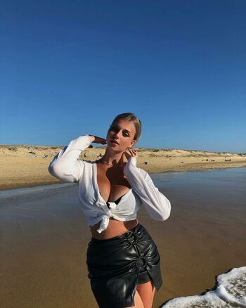 Elly Anne