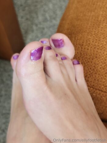 ellyfootfetish