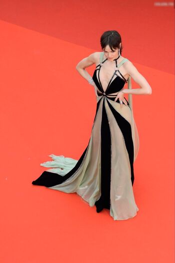 Emilia Schüle