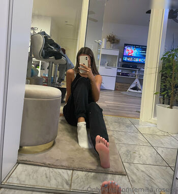 emiliaaa.rose