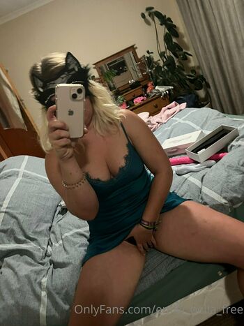 emily_bella_free