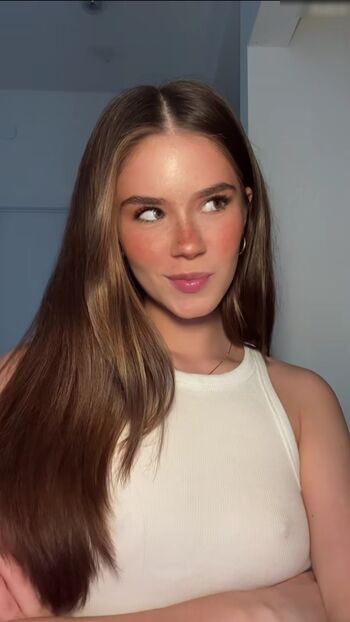 Emily Nicole Levy