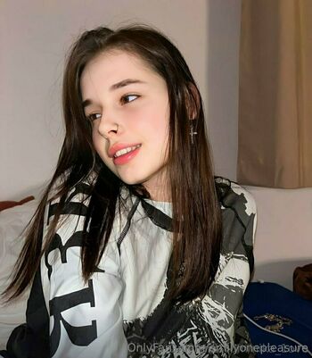 emilyonepleasure