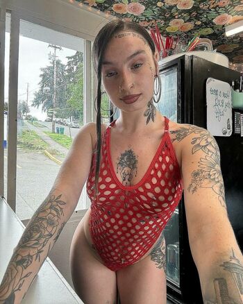 Emma Lee