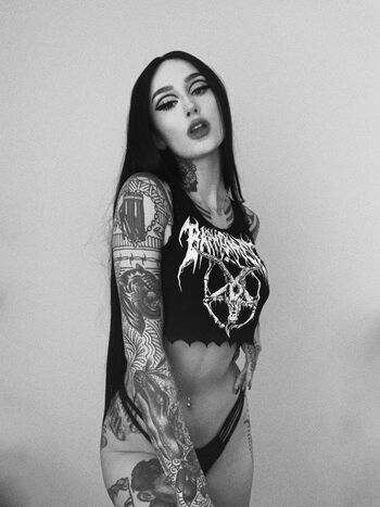 Emma Vauxdevil