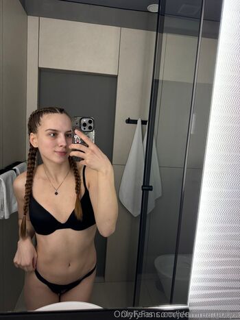 emmabl00m