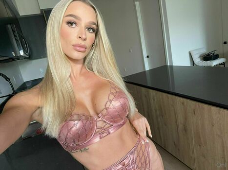 emmahixofficial
