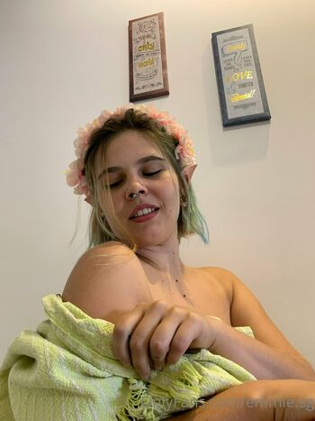 Emmie Sg