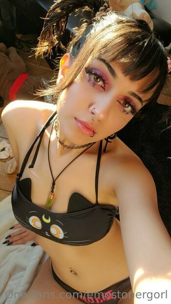 Emostonergorl