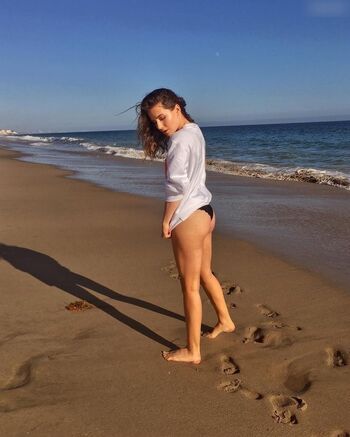 Erin Sanders