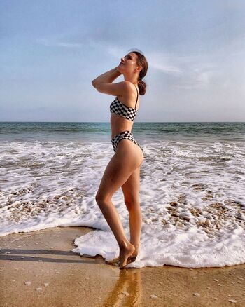 Erin Sanders
