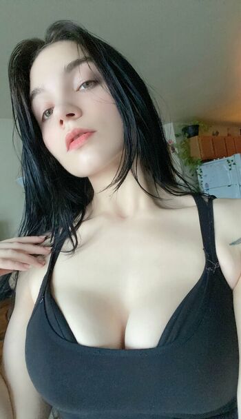 Esther Lynnrie
