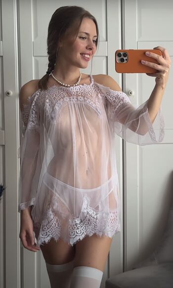 Eva Amur