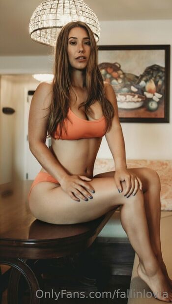 Eva Lovia