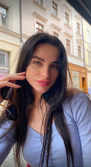 eva_rouge