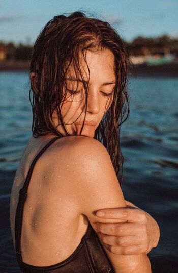 Eve Dumon
