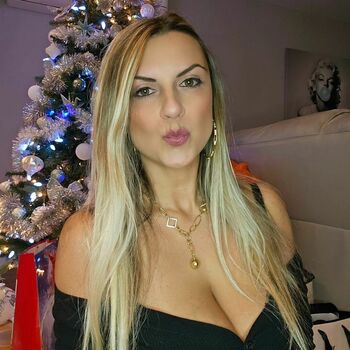 Eveline Do