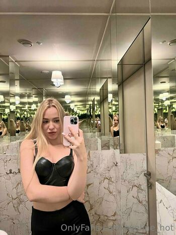 eveline_hot