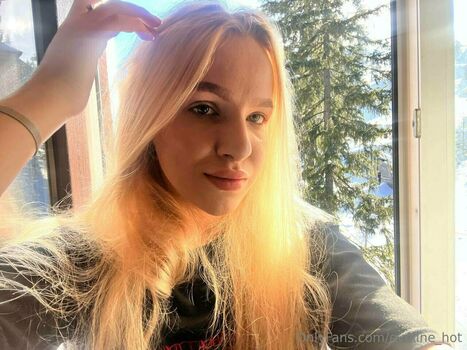eveline_hot