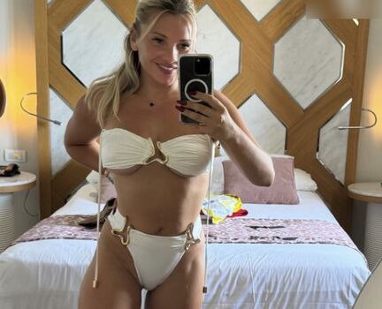Evelyn Burdecki