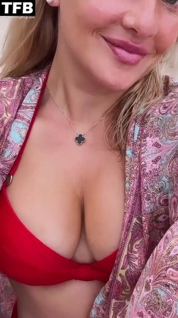 Evelyn Burdecki