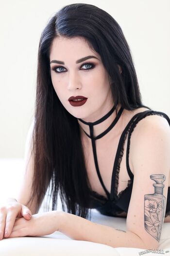 Evelyn Claire