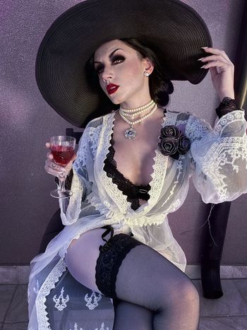 Ezy Summers Cosplay