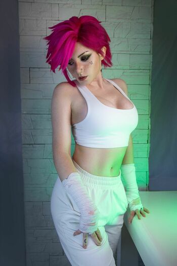 Ezy Summers Cosplay