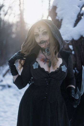 Ezy Summers Cosplay