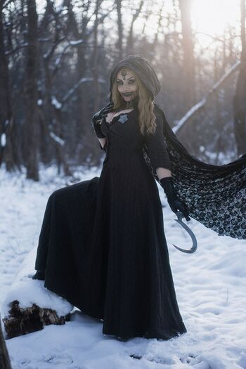 Ezy Summers Cosplay