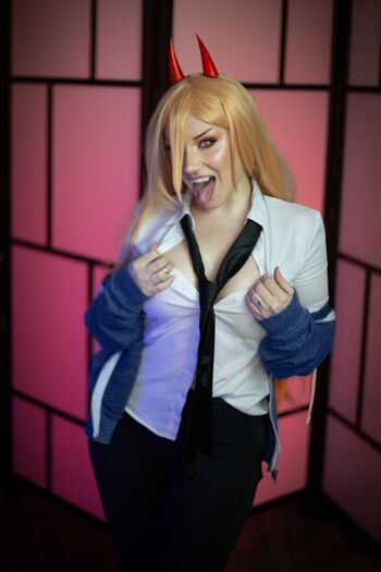 Ezy Summers Cosplay