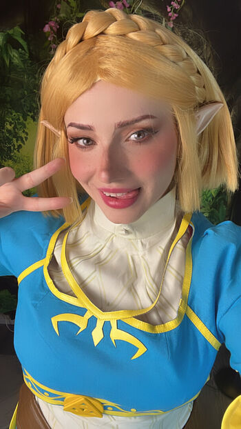 Ezy Summers Cosplay