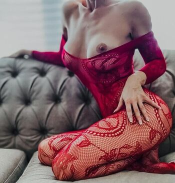 Faye Arlo