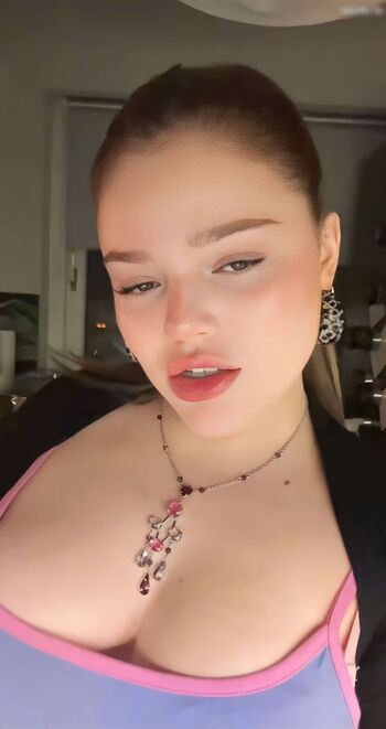 Faye Montana
