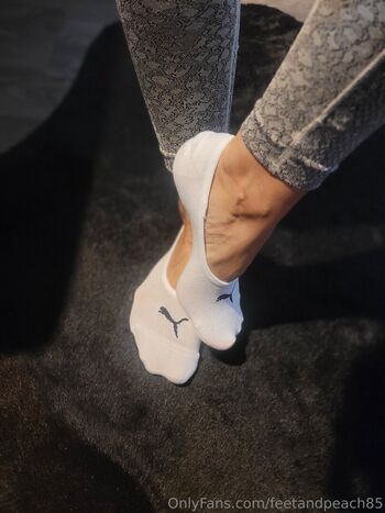feetandpeach85