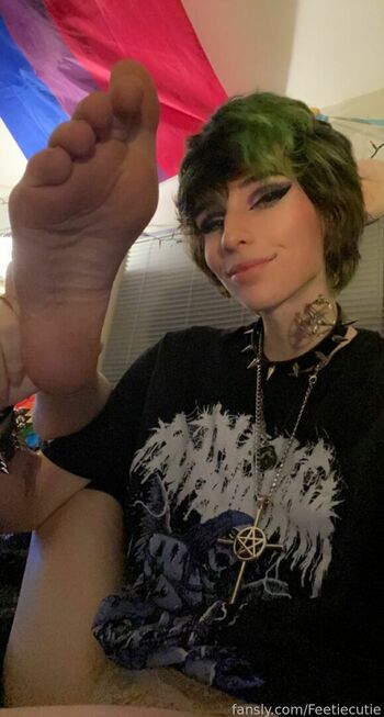 Feetiecutie