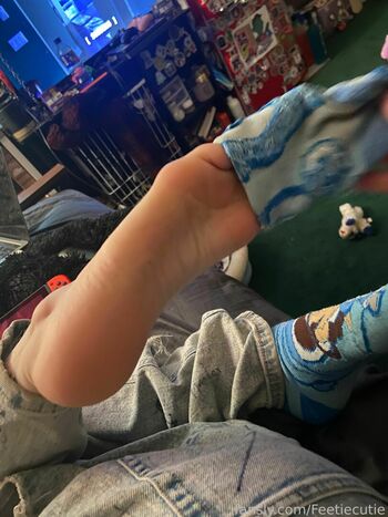 Feetiecutie