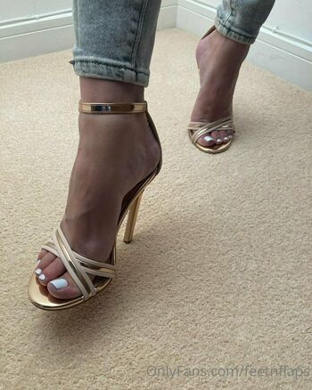 feetnflaps