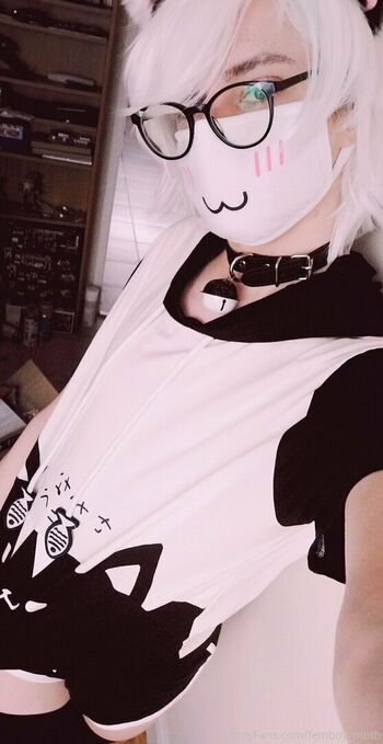 femboy_moth