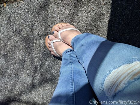 flirtyf33t94