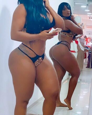 Flora Machado