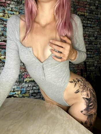 Fox Yuliya