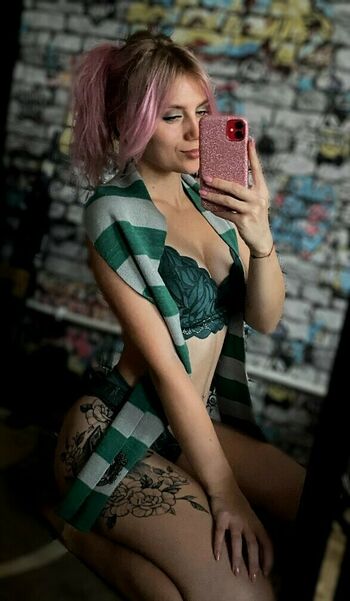 Fox Yuliya
