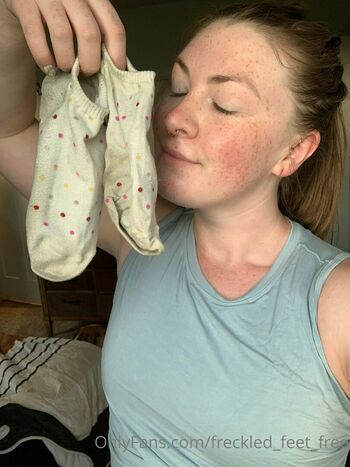 freckled_feet_free