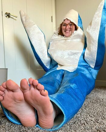 freckled_feet_free